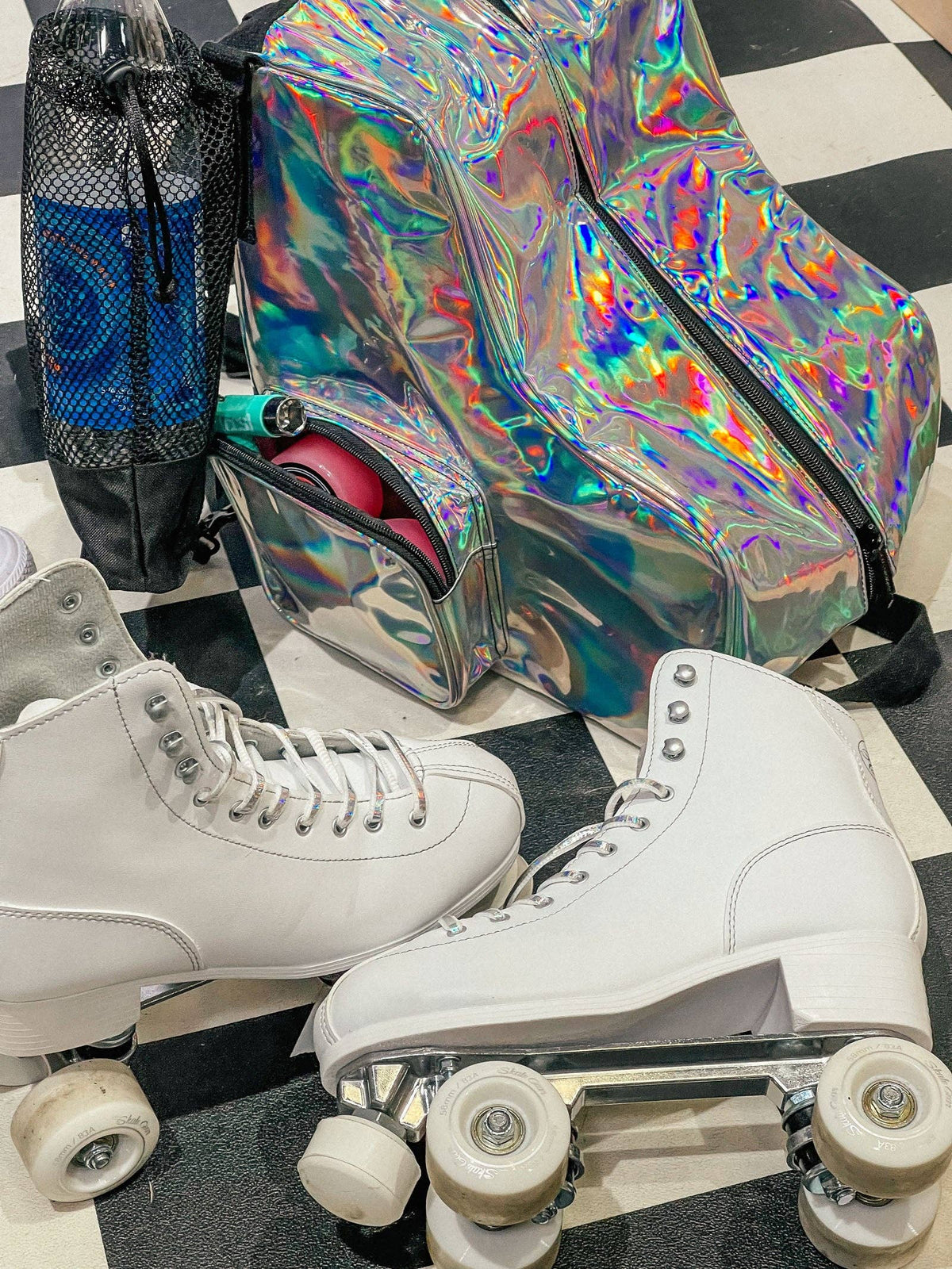 98151: Freewheelin' Roller Skate Bag Pack | Laser Silver