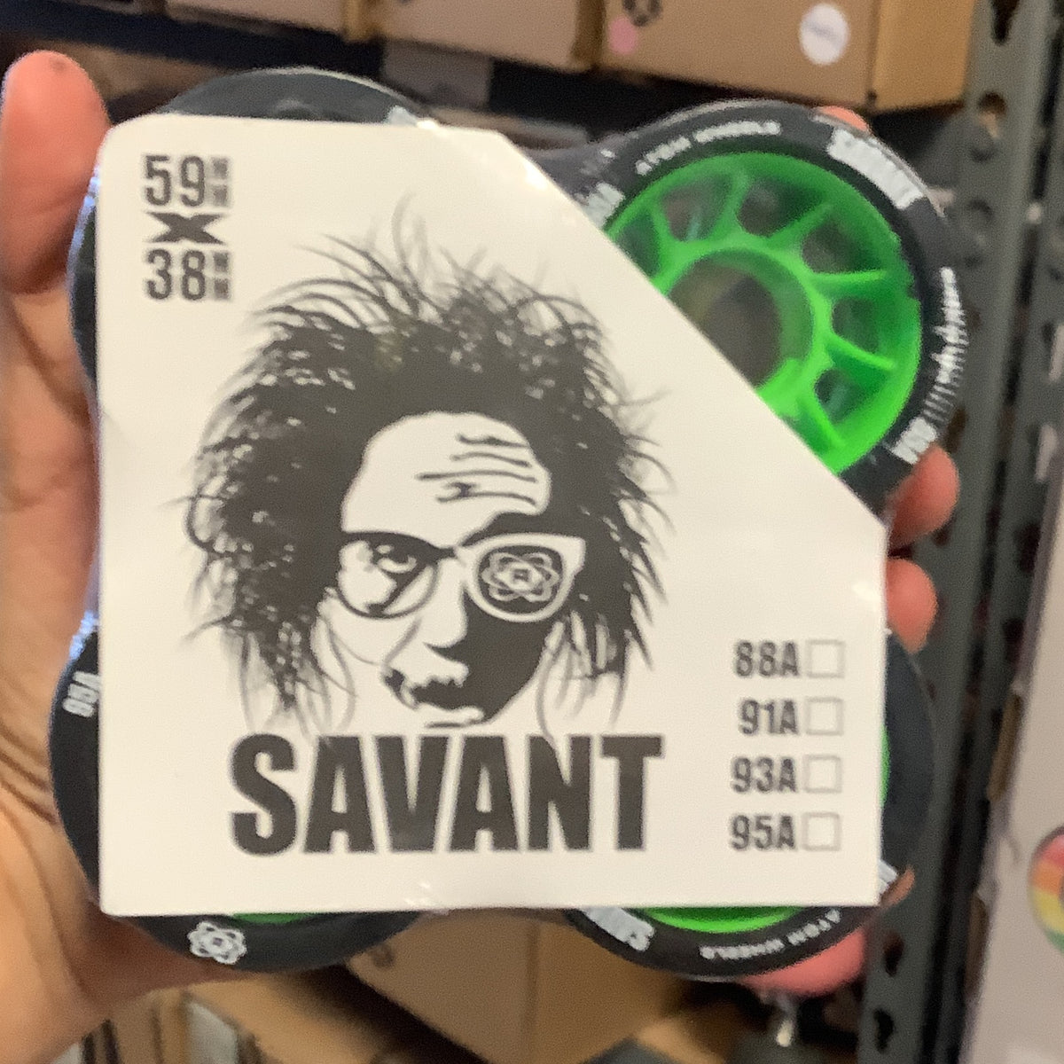 Atom Savant Black Wheels 95A